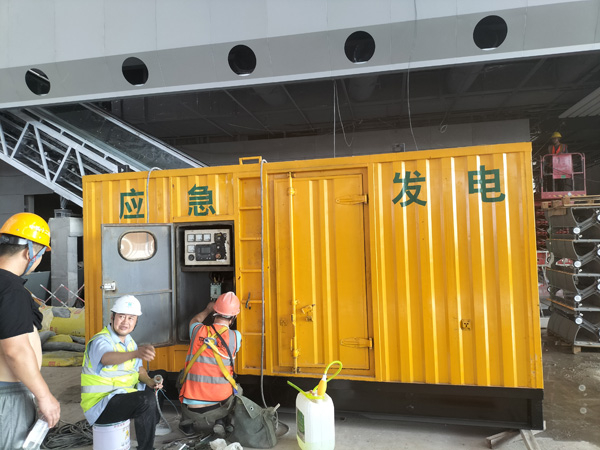 金门怎样判断空气滤清器是否需要更换？